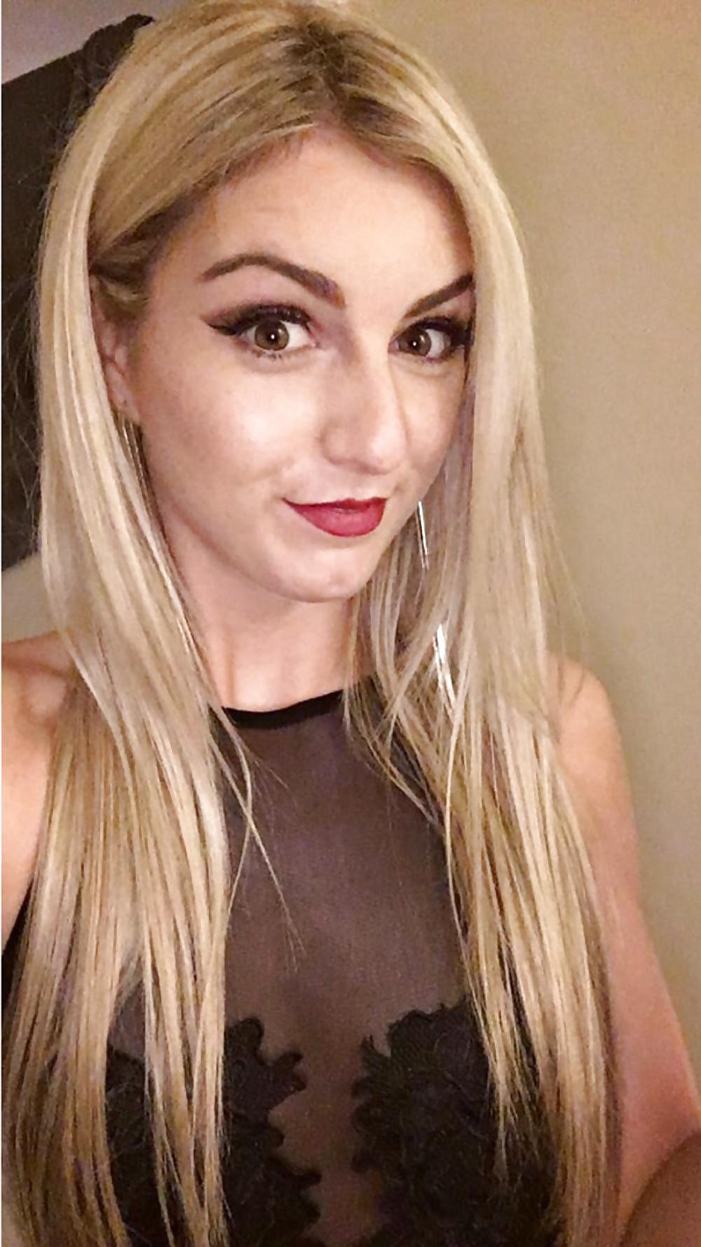 Blondiegotme uit Noord-Holland,Nederland